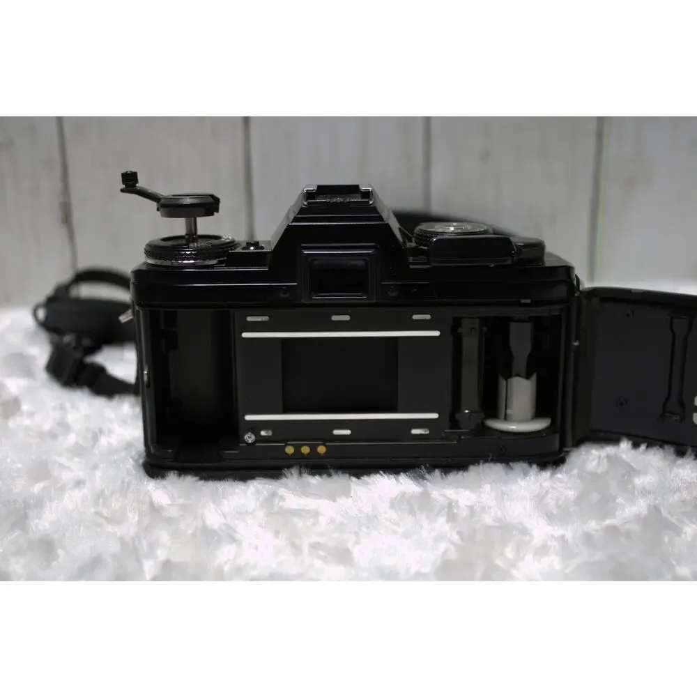 Minolta X-700 35mm SLR Film Camera with MD Rokkor-X 50mm f/1.4 Lens – Tested